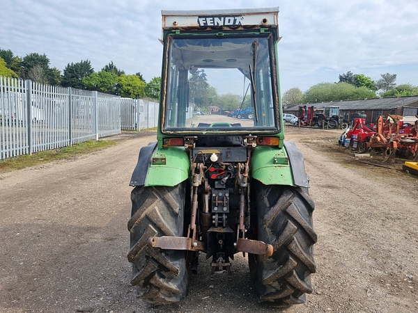 Chris Atkin & Son Ltd - Fendt 204V